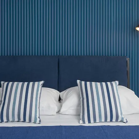 Capri Blue Luxury Le Tre Monelle *